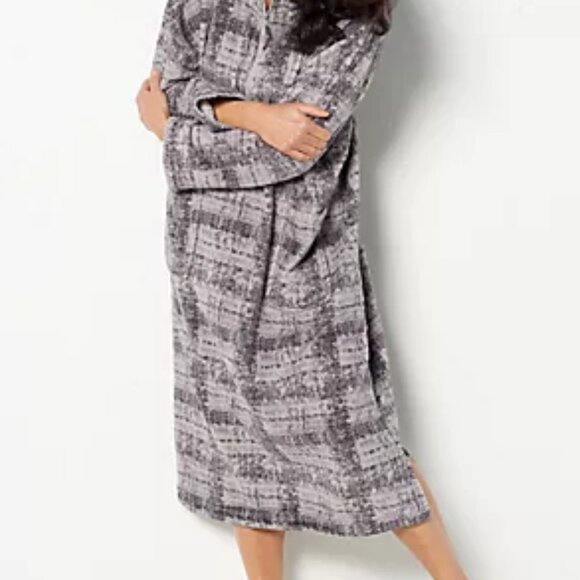 Stan Herman Plush Boucle Plaid Cuddler w/Blanket Stitching Gray Missy One Size - Picture 1 of 3